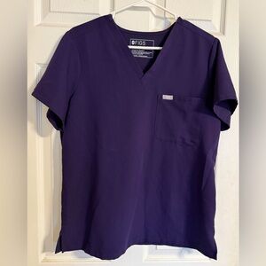 FIGS Women’s Catarina One Pocket Scrub Top Purple Jam sz Small